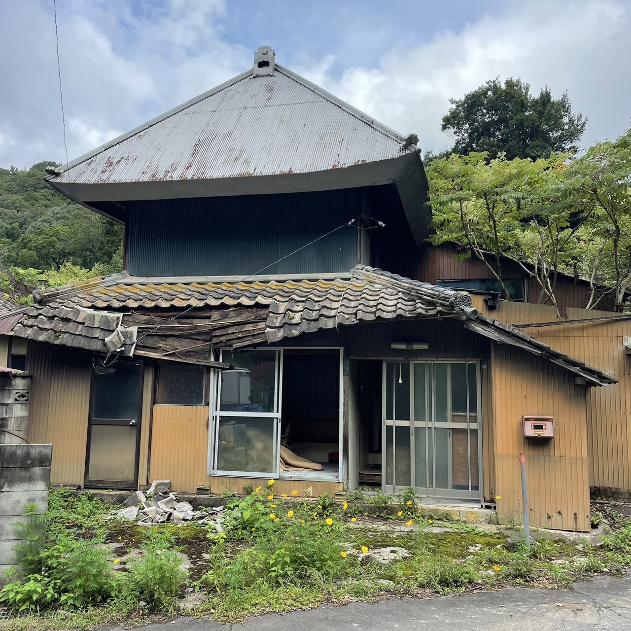 塩江町藁葺木造住宅解体工事